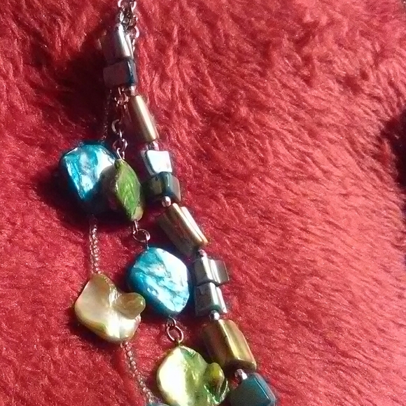 Beautiful Pearled Jewels necklac - Picture 4 of 6